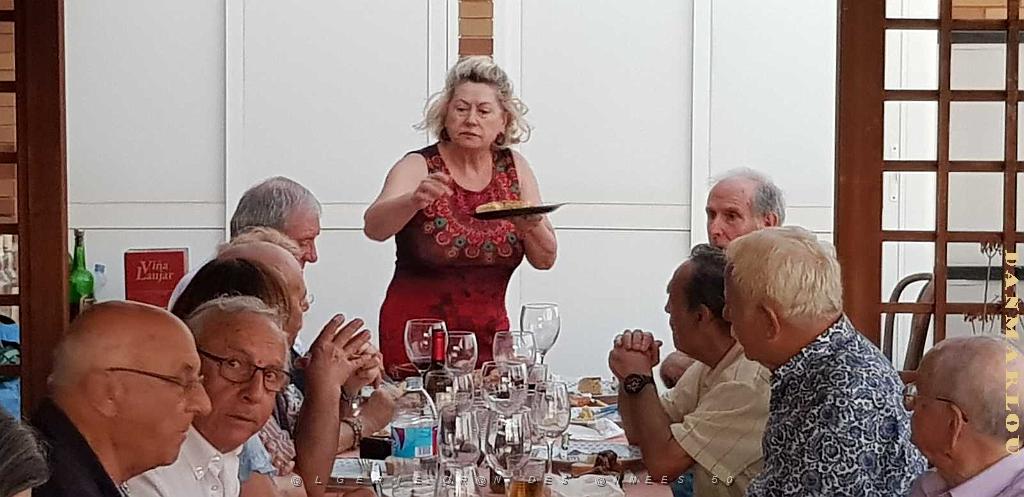 HOMMAGE A N.D. DE SANTA CRUZ A DALIAS DU 7 AU 10 JUIN 2019 (726) REPAS CHEZ ANGE AVANT LE DEPART .jpg